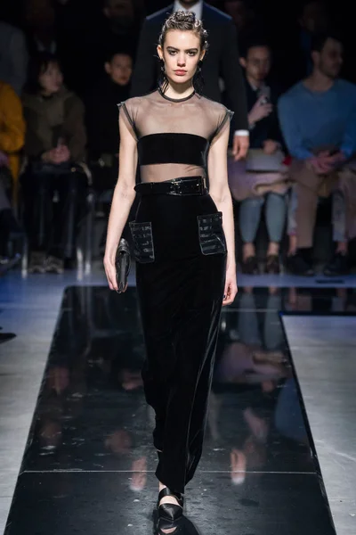 Look 77